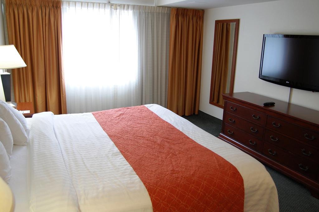 Washington Suites Alexandria Room photo